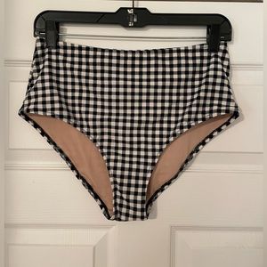 Old Navy swim bottoms Size Medium Great Used Condition